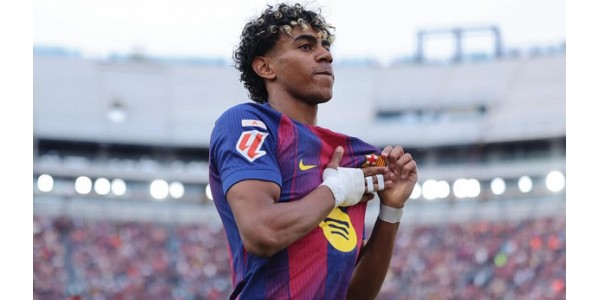 Lamine Yamals Trikot wurde von einigen Fans zerrissen und verbrannt Lamine Yamals Trikot wurde von einigen Fans zerrissen und verbrannt